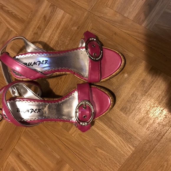 Sandals - Picture 1 of 2